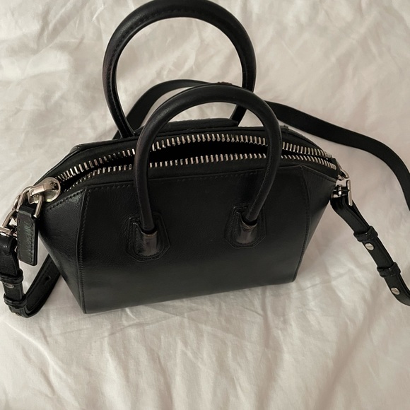 Givenchy Mini Antigona Grained in Black - Picture 7 of 9
